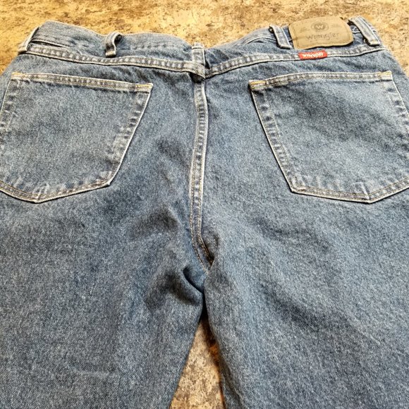 Wrangler Authentic Stonewashed Relaxed Fit Jeans  Size 36 x 30 - Picture 7 of 12